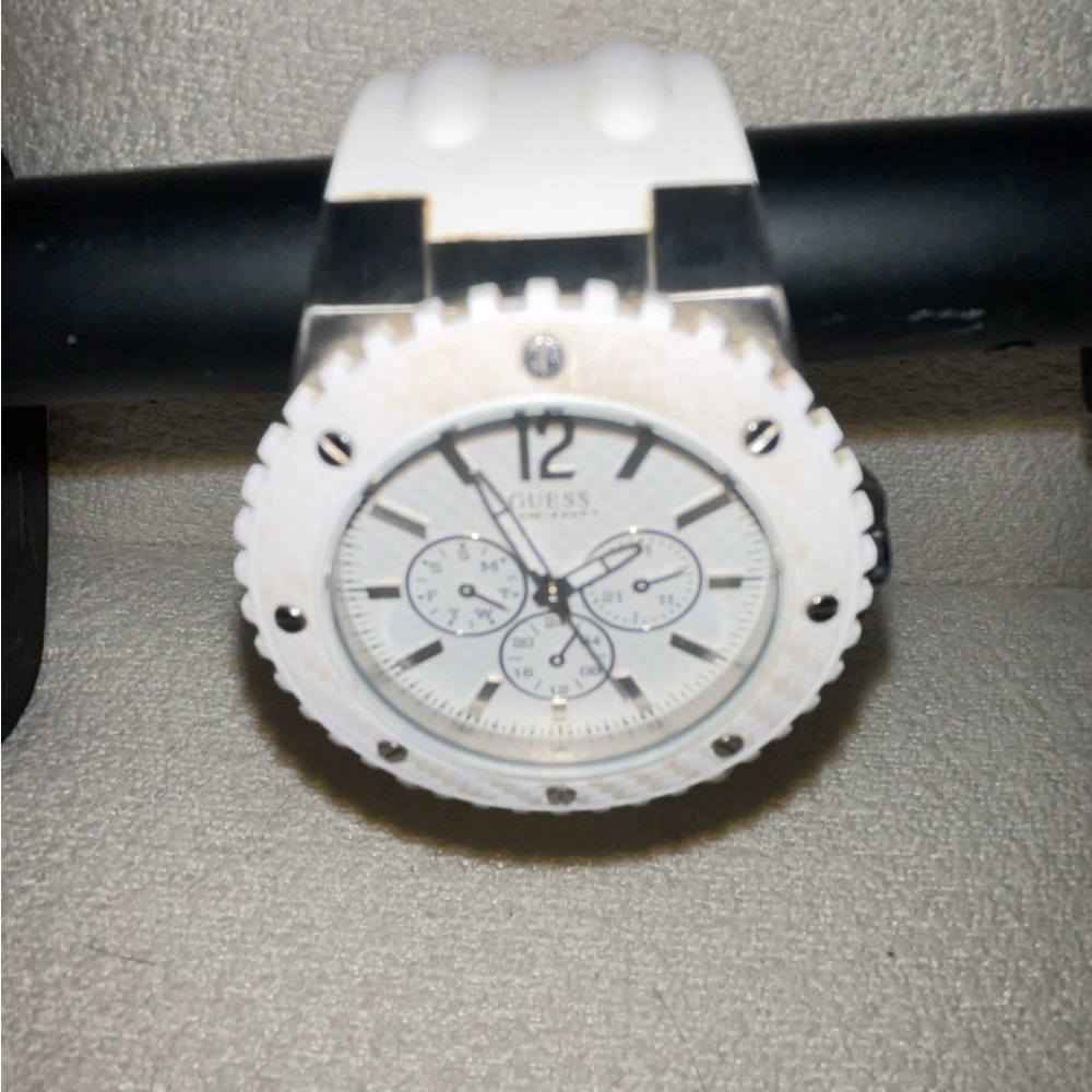 Guess White Chronograph Watch with Sporty Design